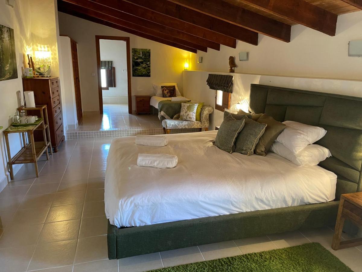 Grapevine Manor Monovar Quarto foto